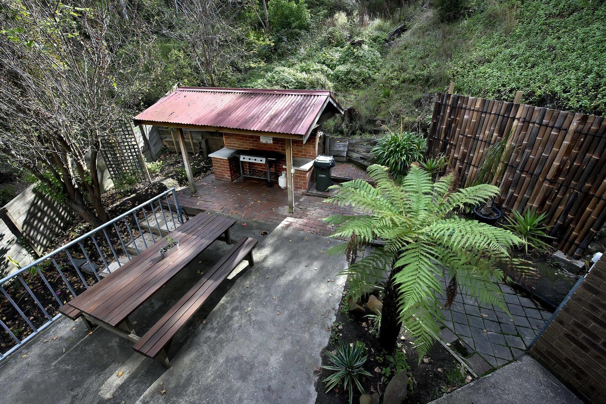 Lorne Coachman Inn Exterior photo